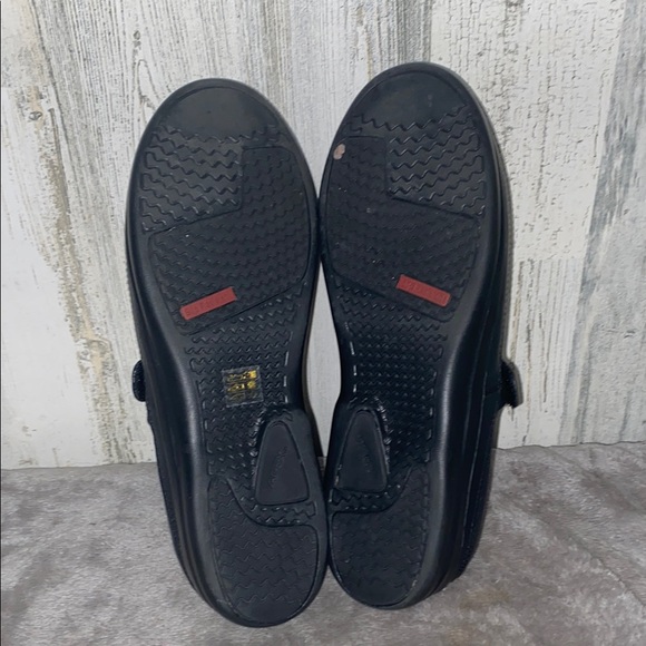 Women's Black Apex Mary Jane Shoes - Picture 7 of 9